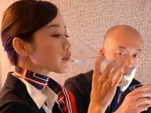 Về thăm quê được chị gái cho cạ buồi vào vú