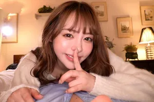 Cô gái dễ thương đang sờ lồn mình trong phòng tắm và rên rỉ, toàn thân ướt át khiến người ta tưởng tượng